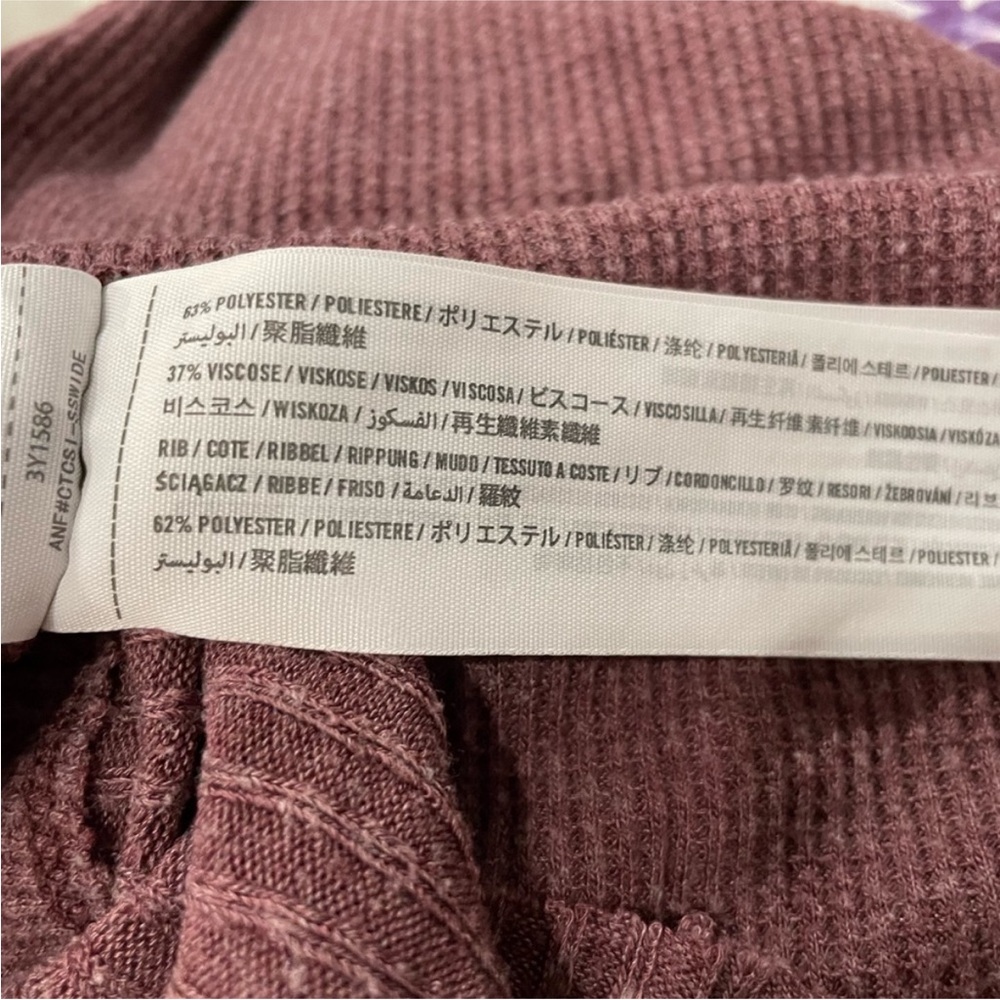 Hollister Mauve Waffle Knit Long Sleeve Shirt - Picture 6 of 6